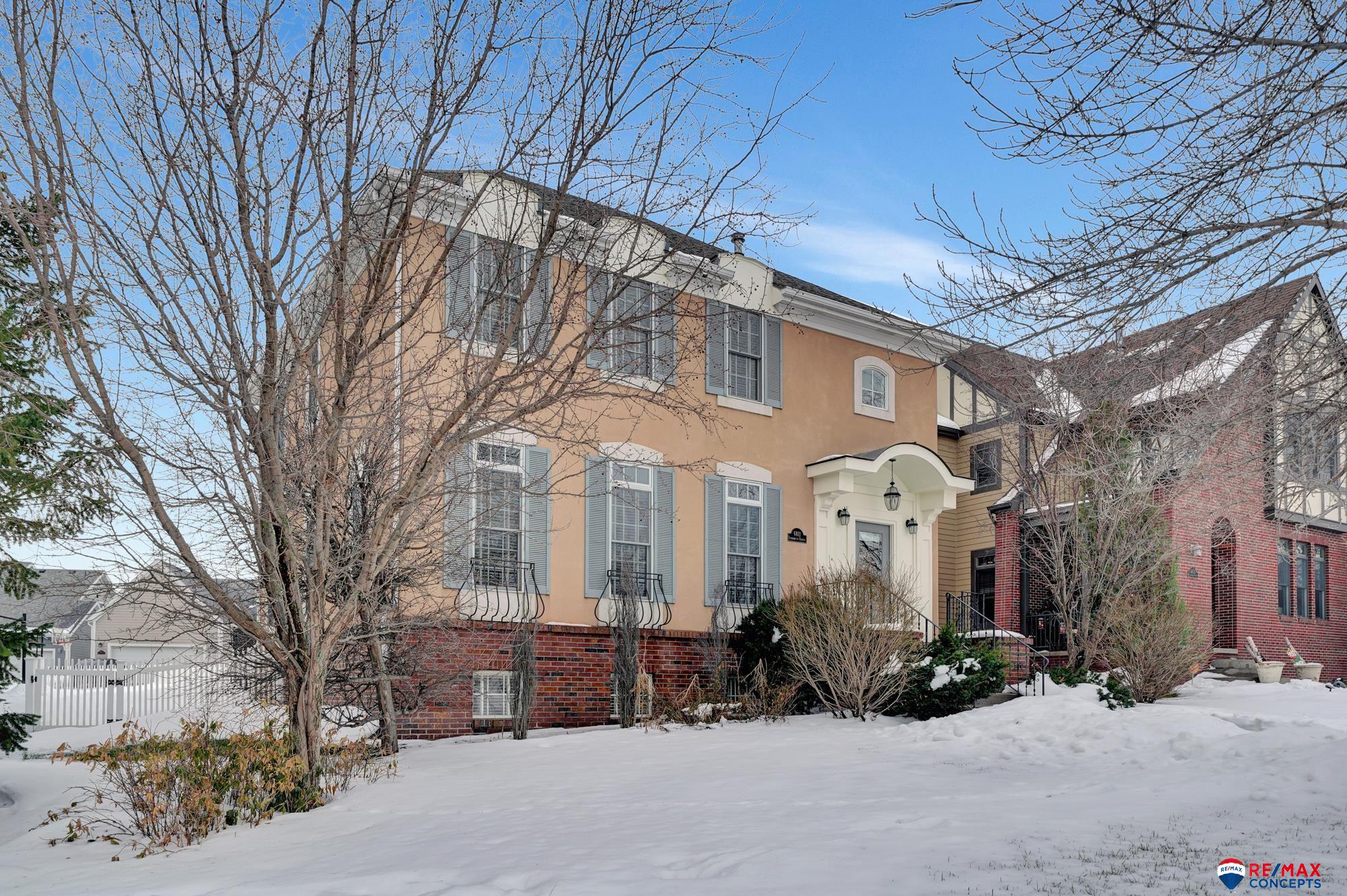 6811 Stonebrook Parkway