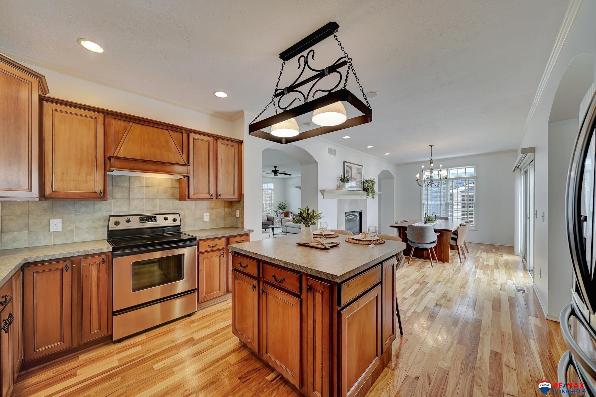 6811 Stonebrook Parkway