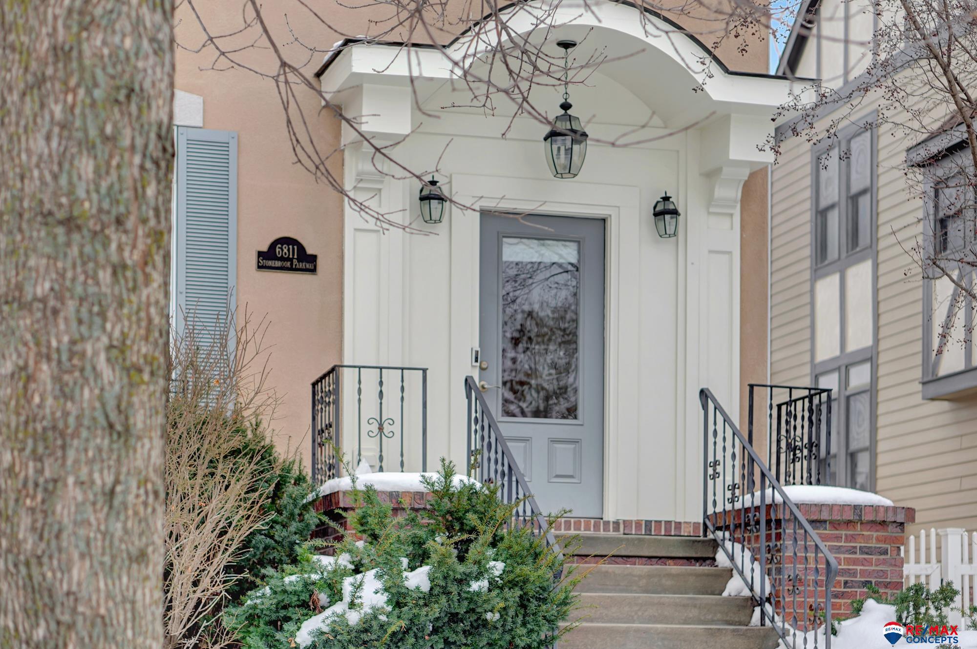 6811 Stonebrook Parkway