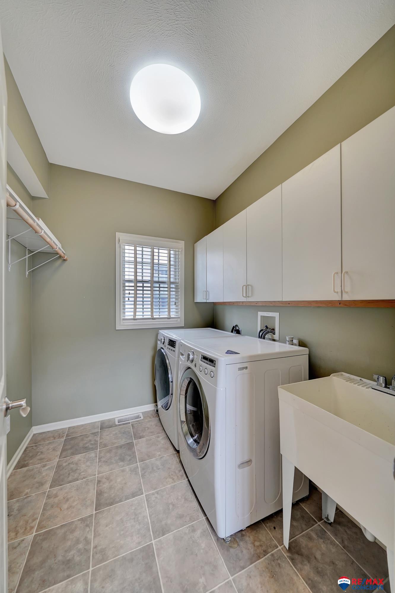 6811 Stonebrook Parkway