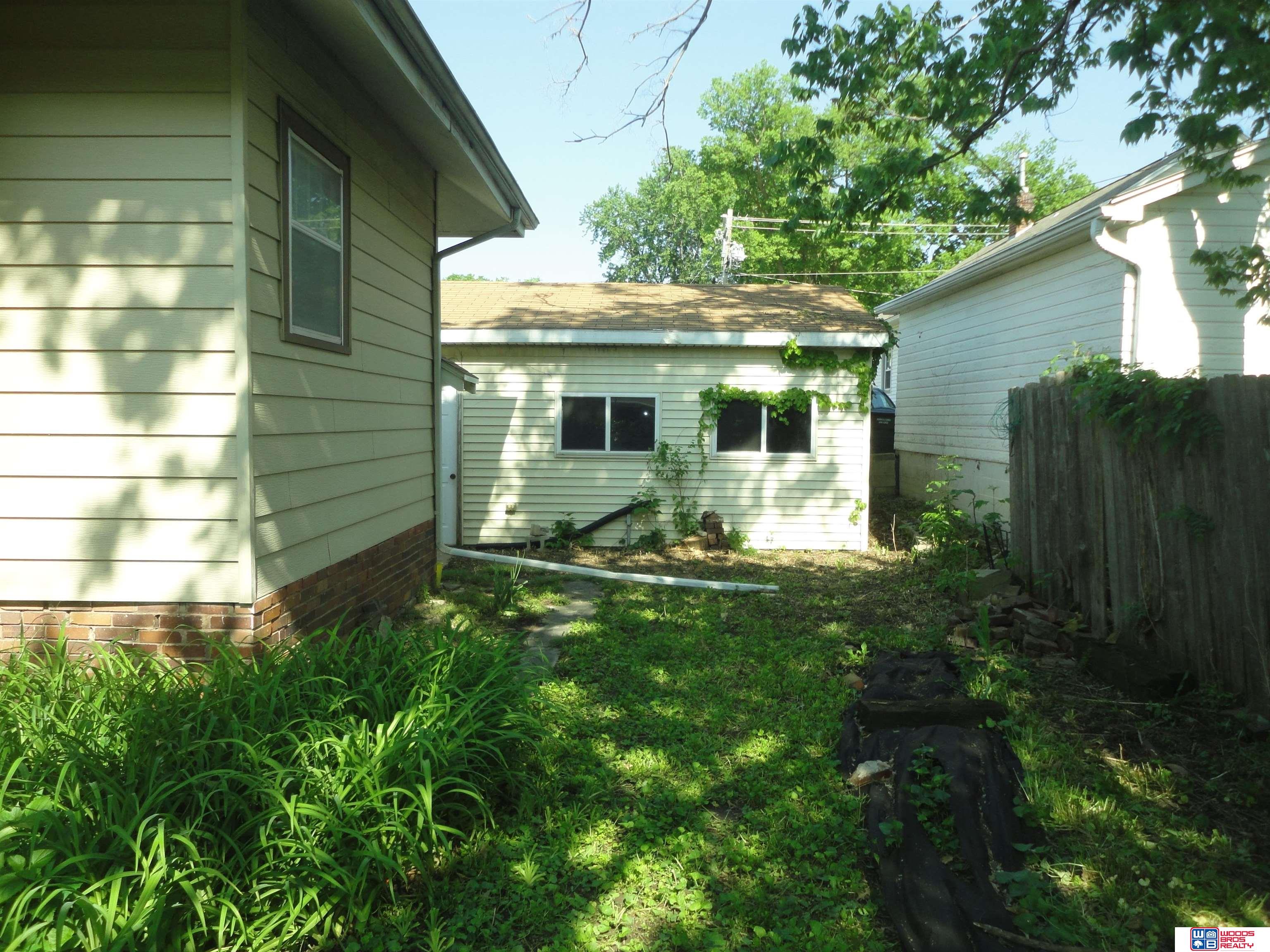 1525 Harrison Avenue