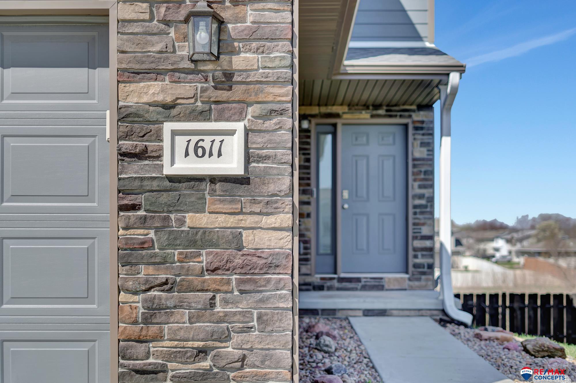 1611 SW Derek Avenue