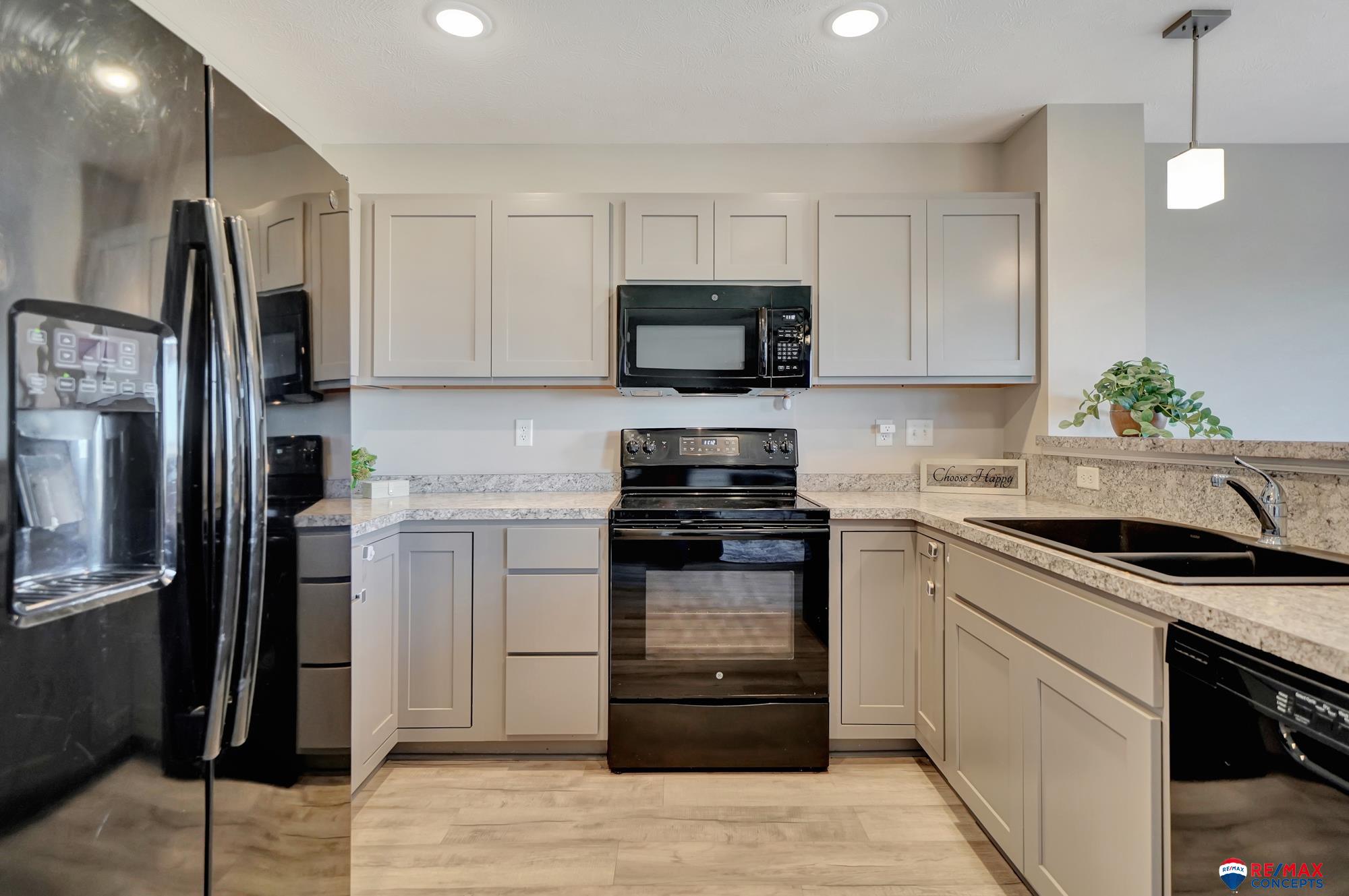 1611 SW Derek Avenue