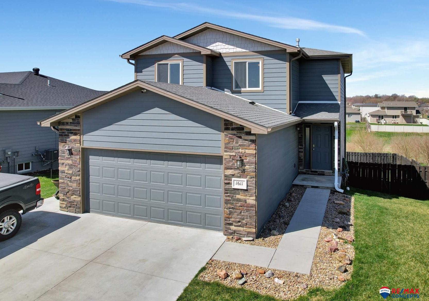 1611 SW Derek Avenue