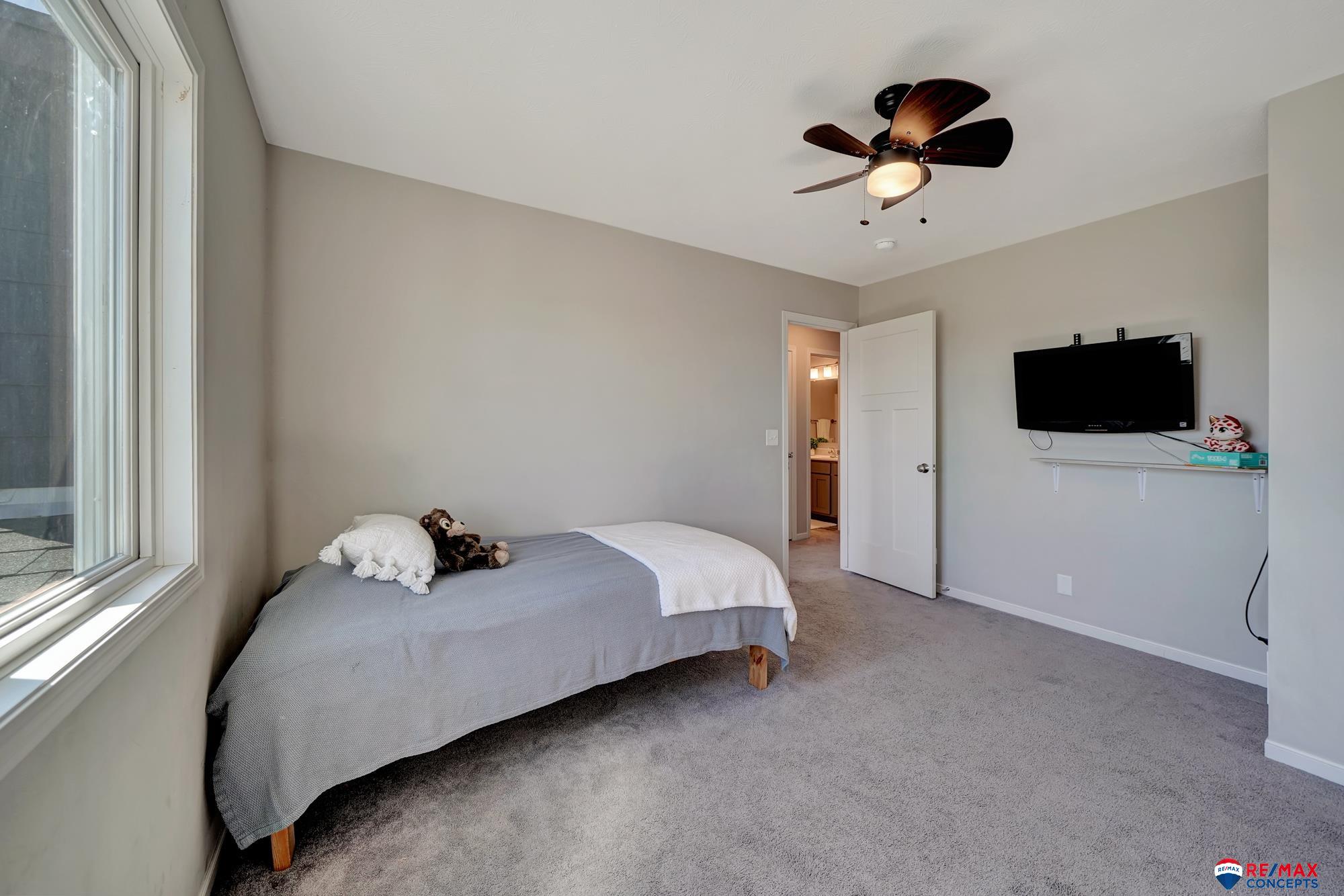 1611 SW Derek Avenue