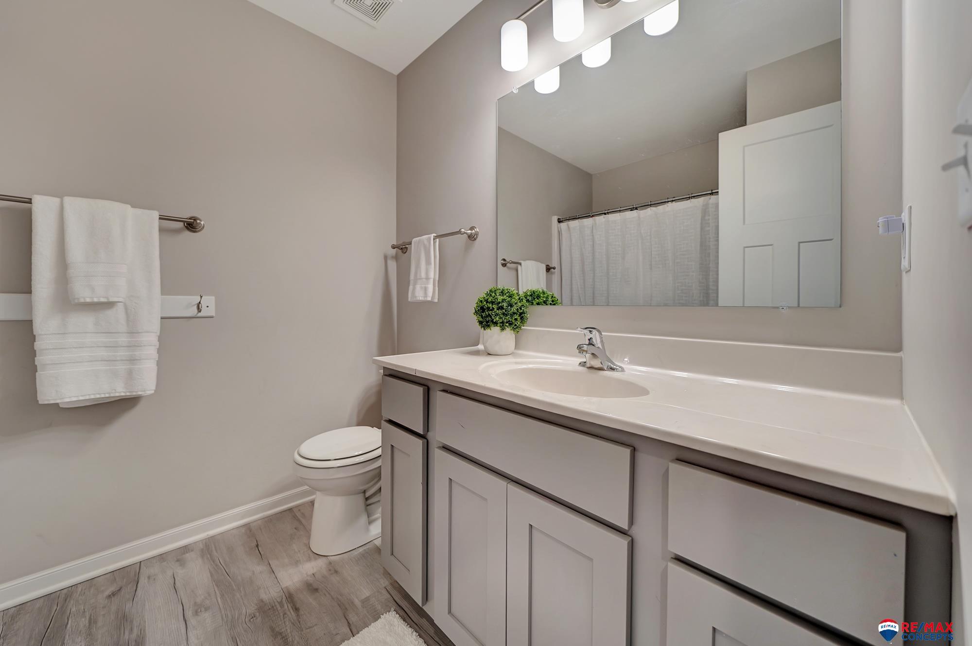 1611 SW Derek Avenue