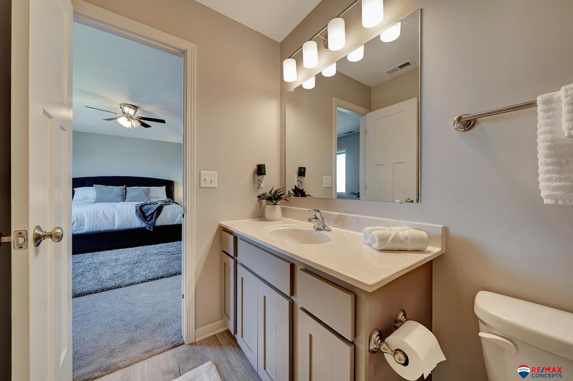 1611 SW Derek Avenue