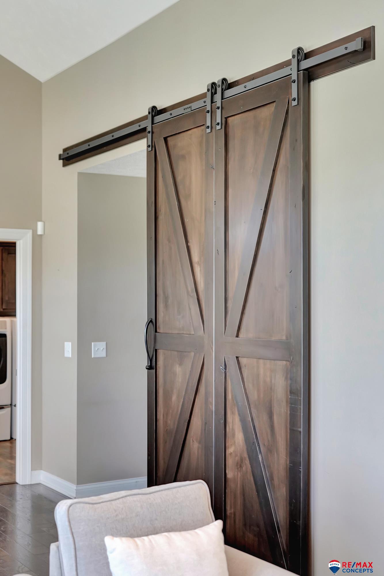 202 Knotty Pine Lane