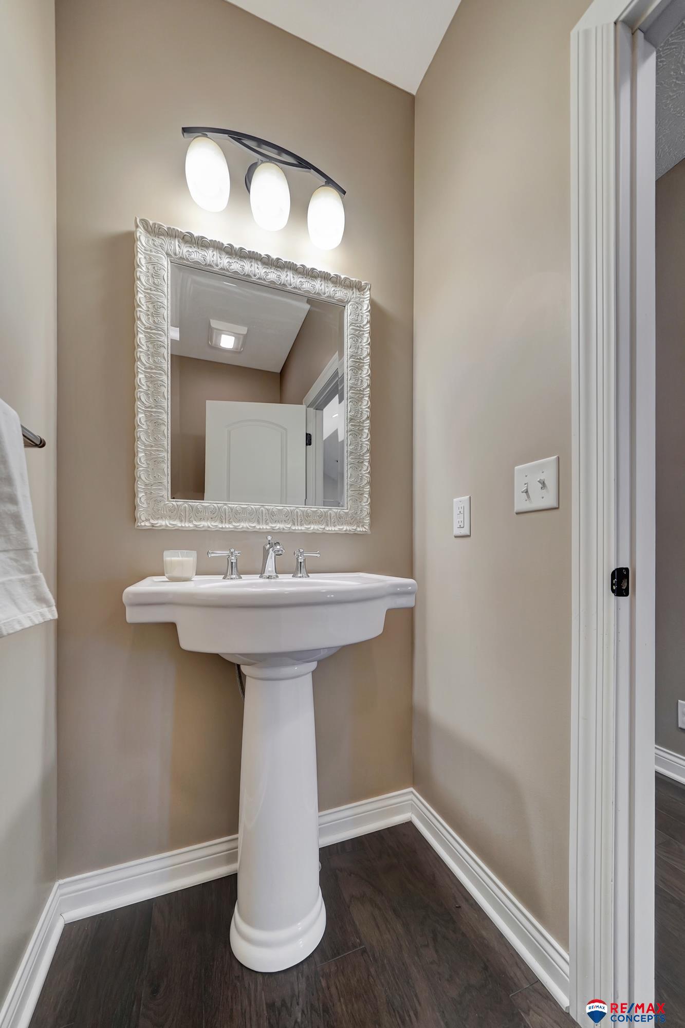 202 Knotty Pine Lane