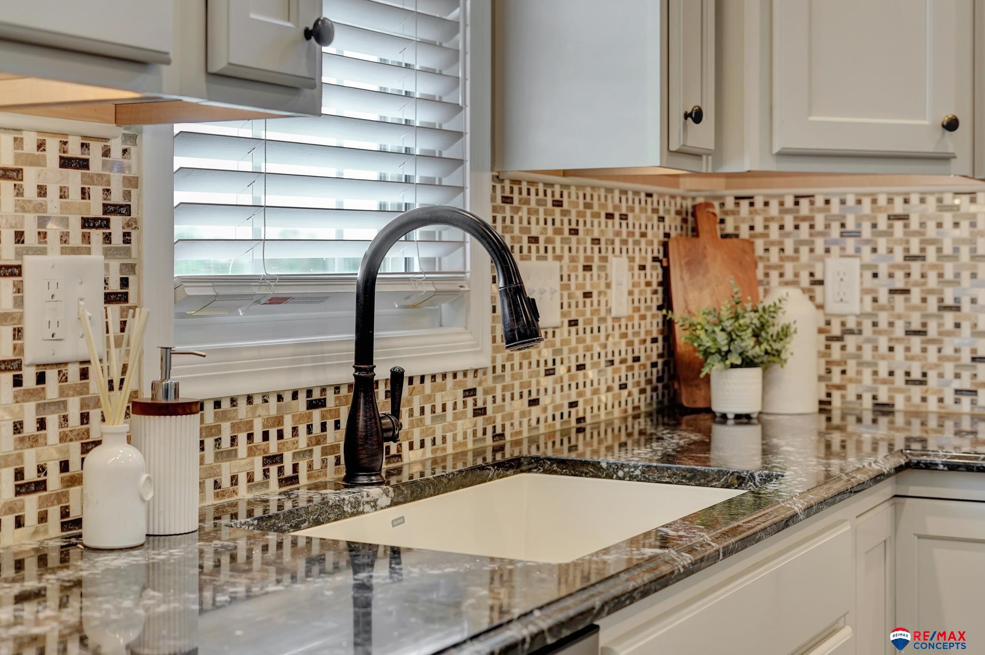 202 Knotty Pine Lane