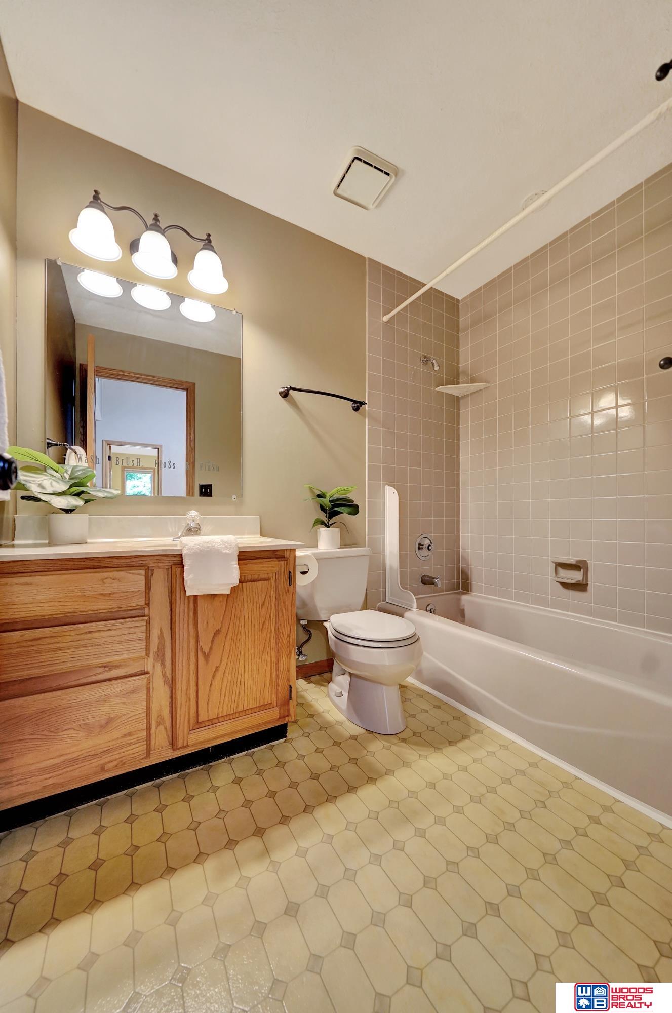 3939 Stockwell Court