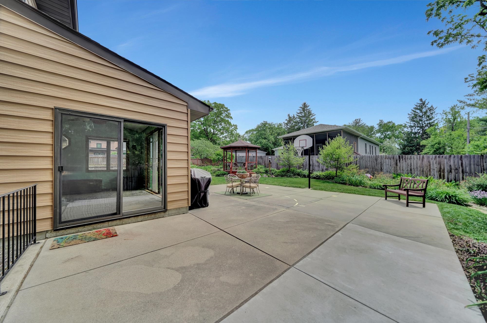 3939 Stockwell Court