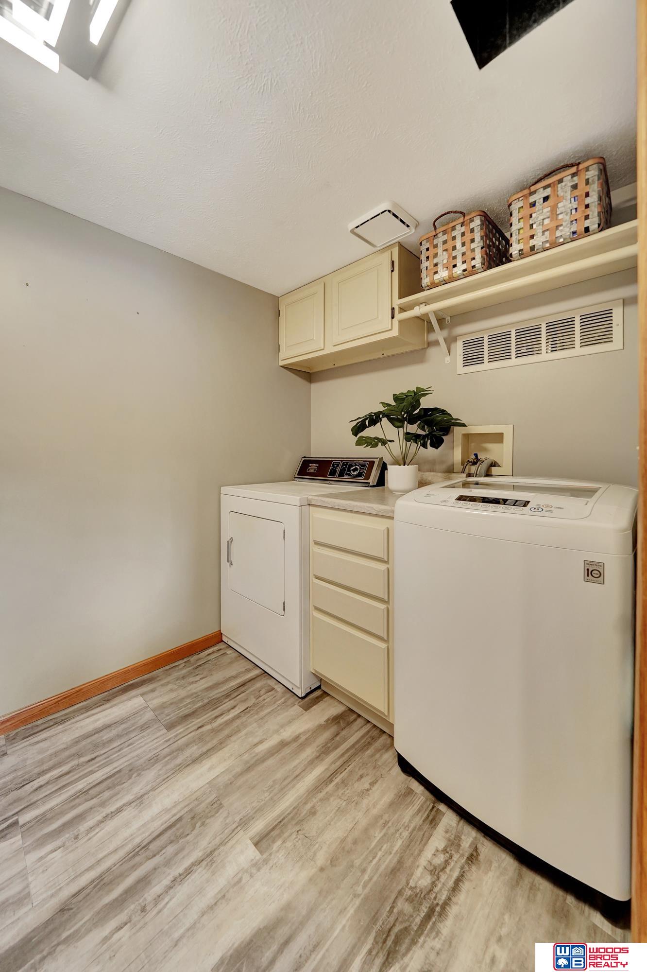 3939 Stockwell Court