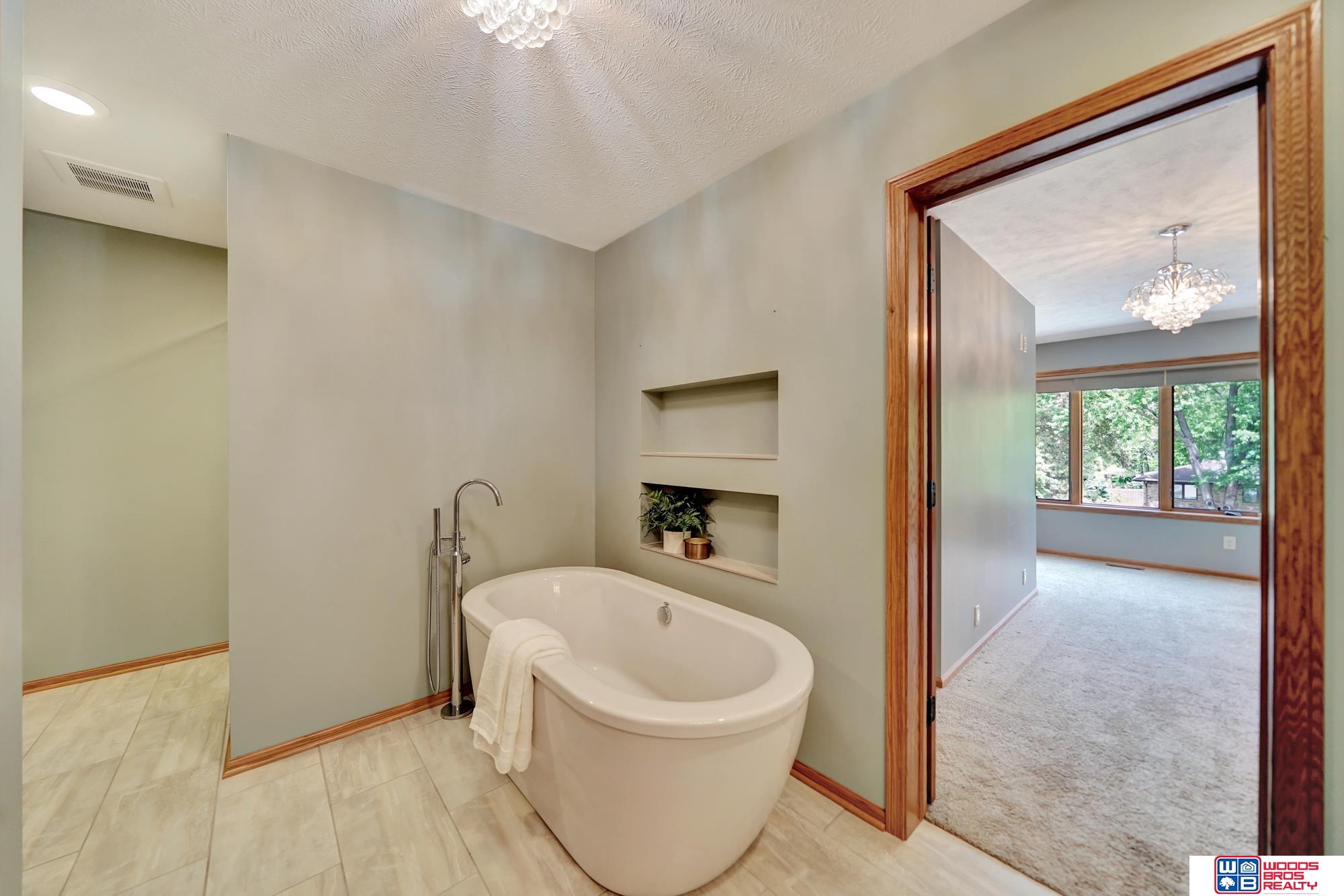 3939 Stockwell Court