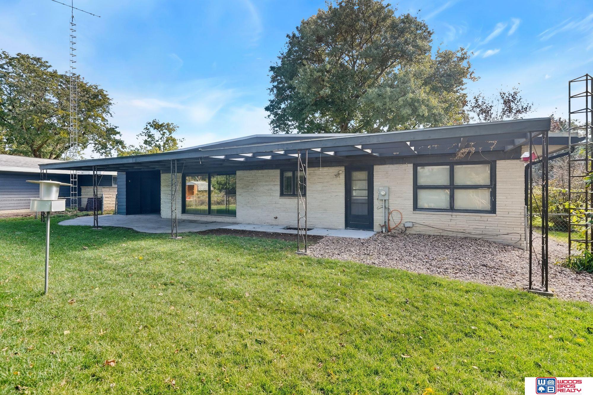 1601 Ridgeway Road, Lincoln