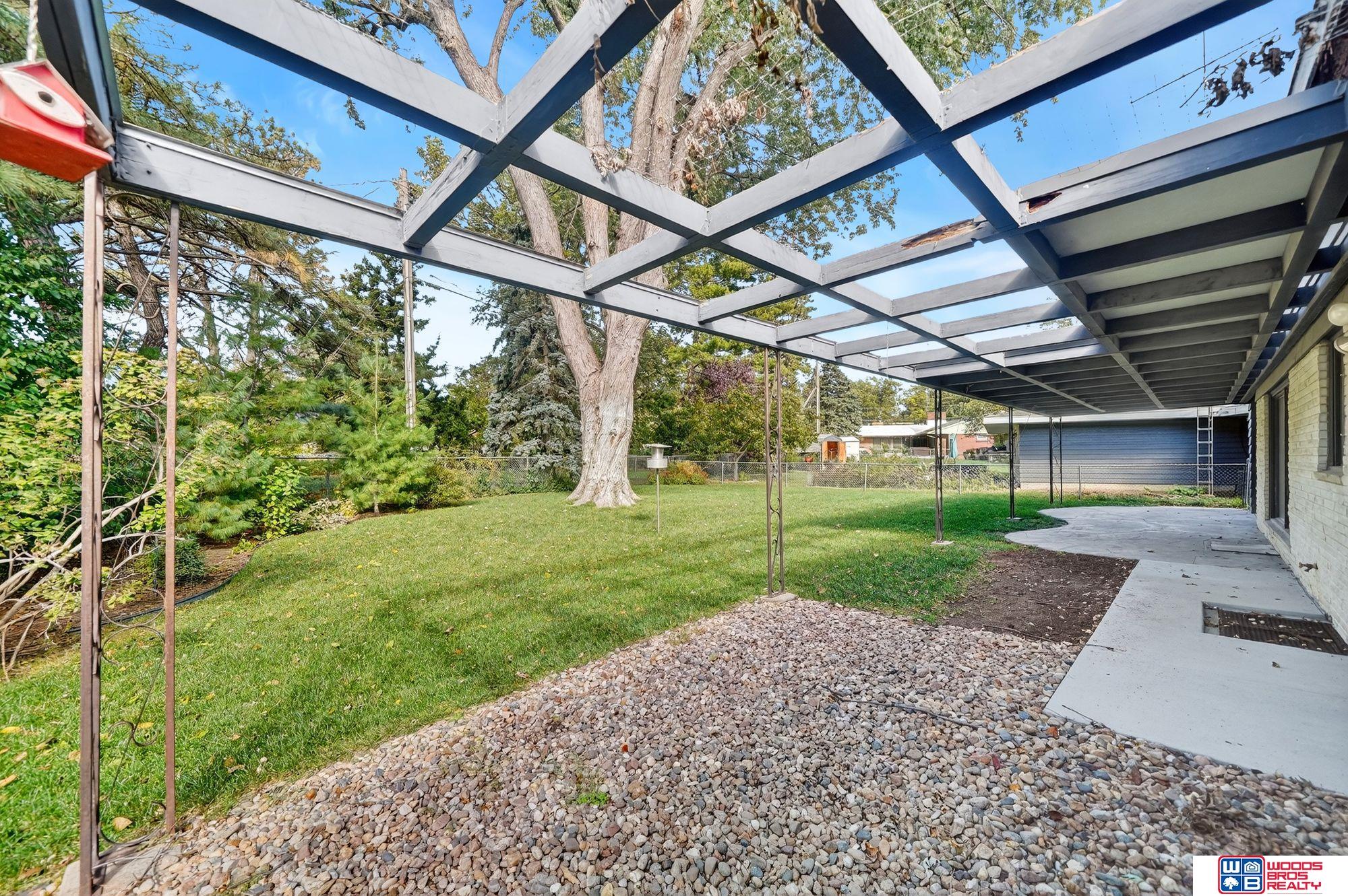 1601 Ridgeway Road, Lincoln