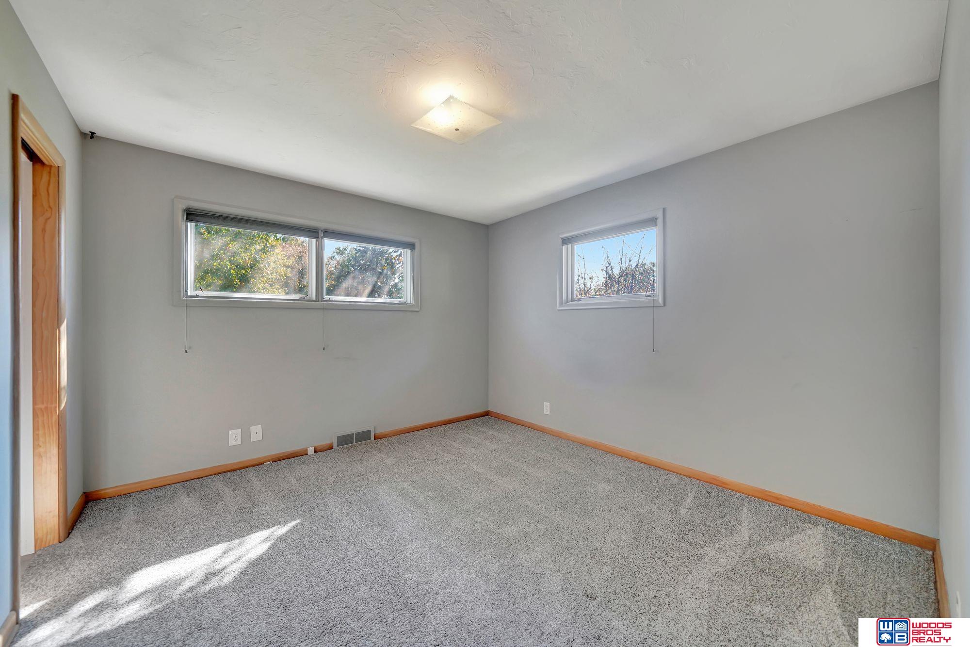 1601 Ridgeway Road, Lincoln