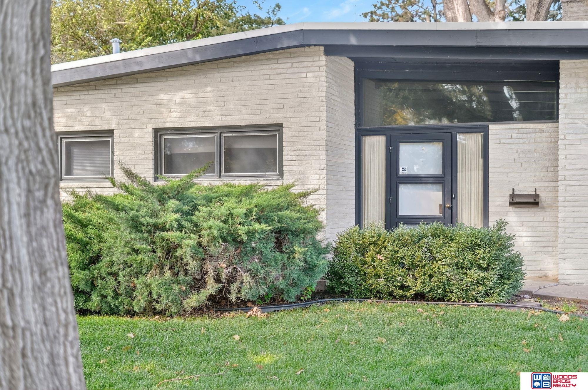 1601 Ridgeway Road, Lincoln