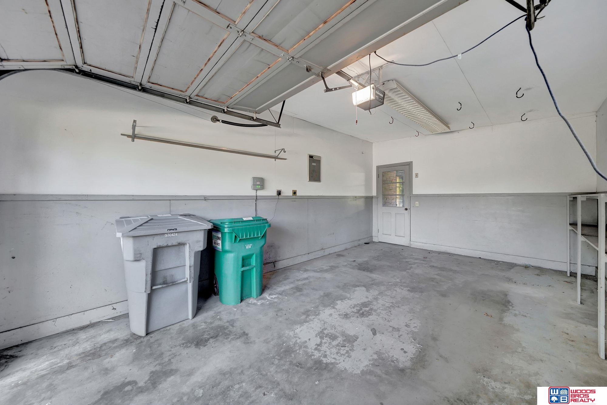 1601 Ridgeway Road, Lincoln