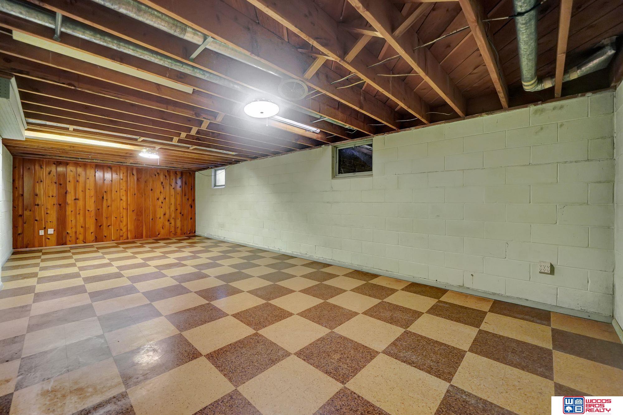 1601 Ridgeway Road, Lincoln