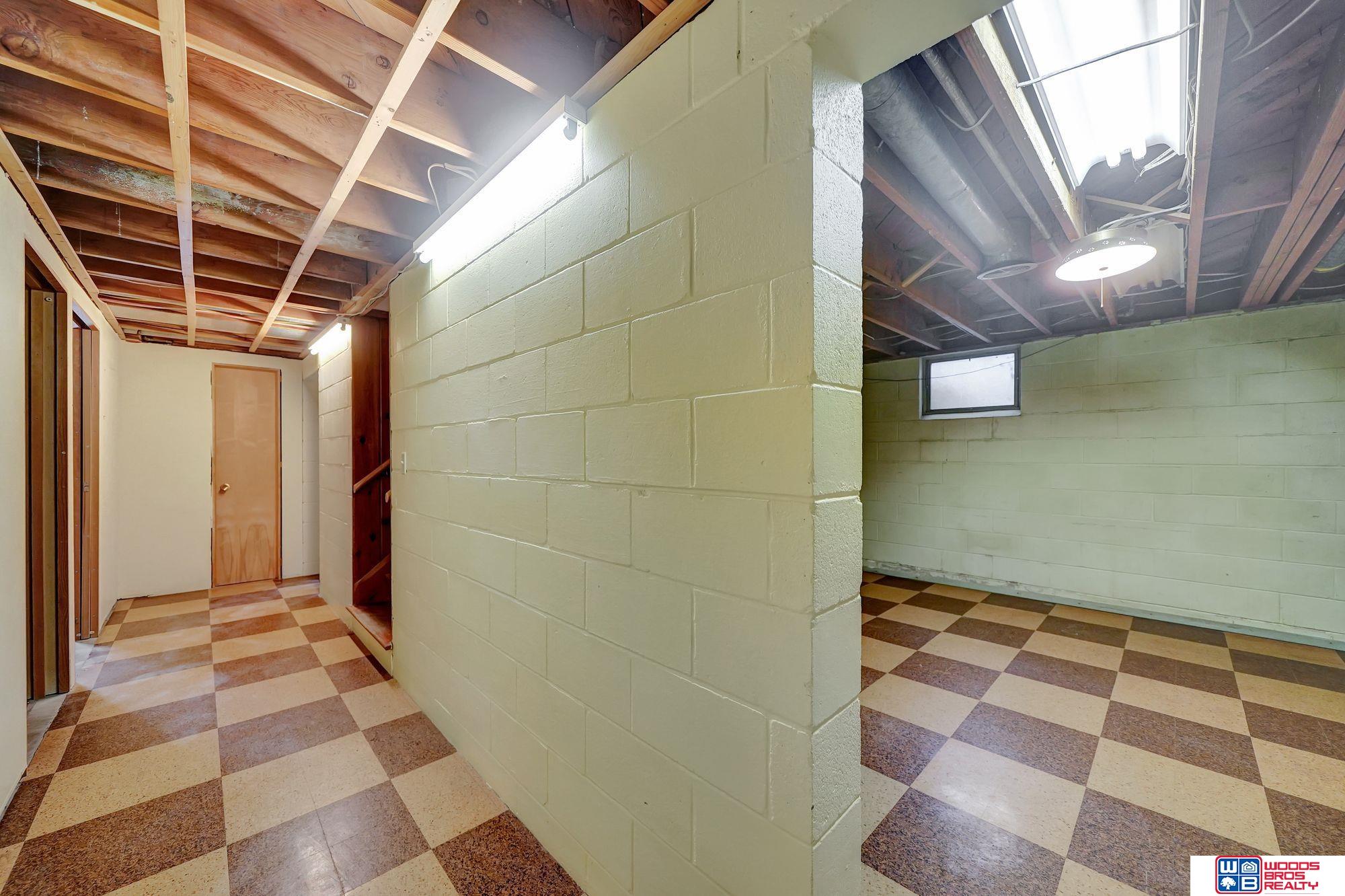 1601 Ridgeway Road, Lincoln