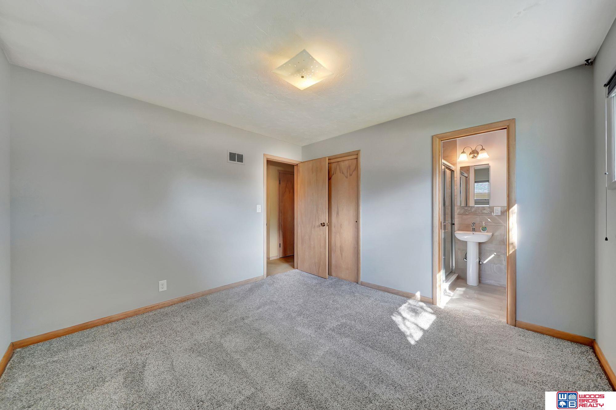 1601 Ridgeway Road, Lincoln