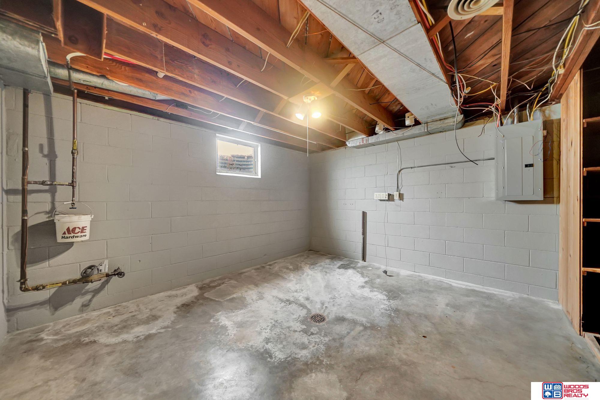 1601 Ridgeway Road, Lincoln