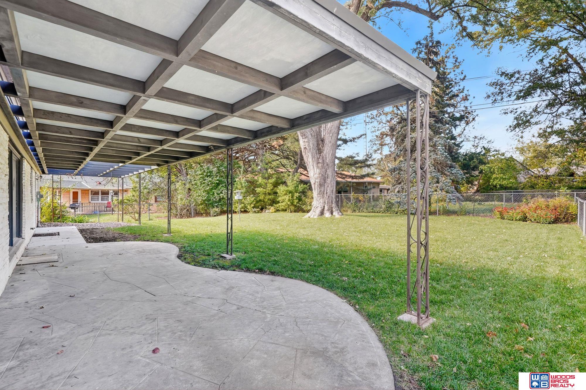 1601 Ridgeway Road, Lincoln