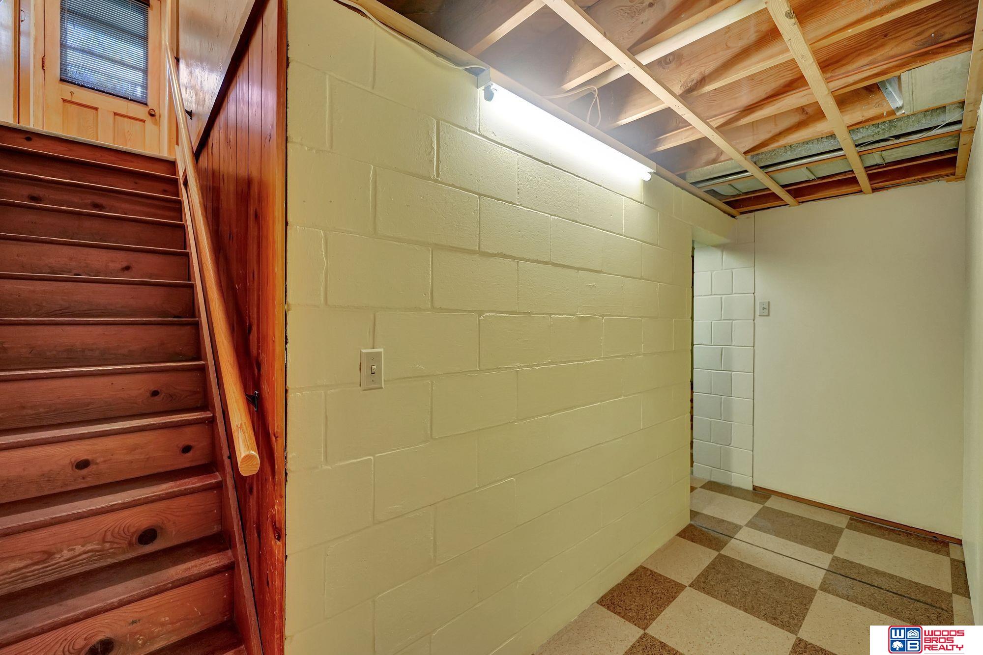 1601 Ridgeway Road, Lincoln