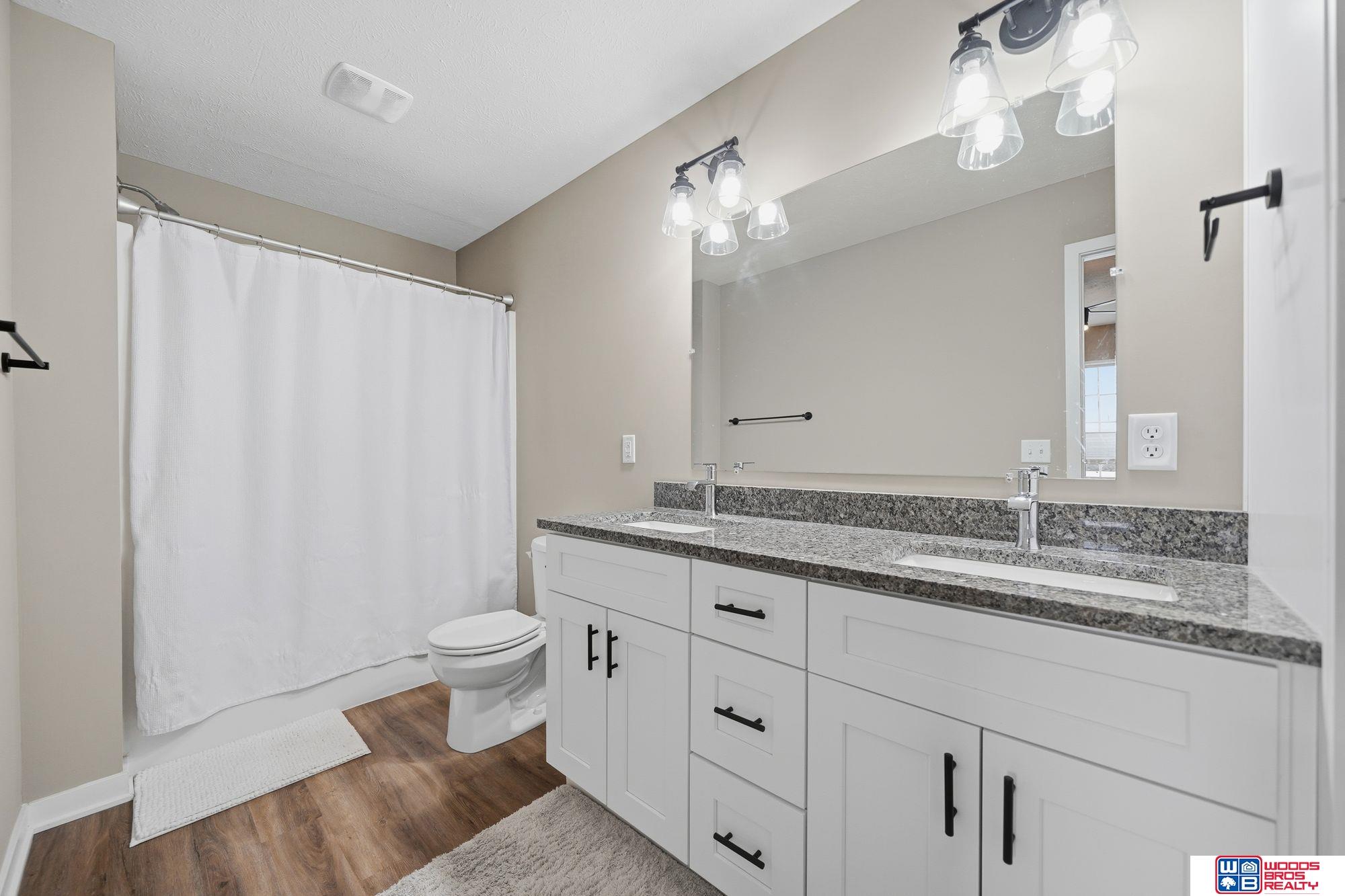 5018 W Hillsboro Drive