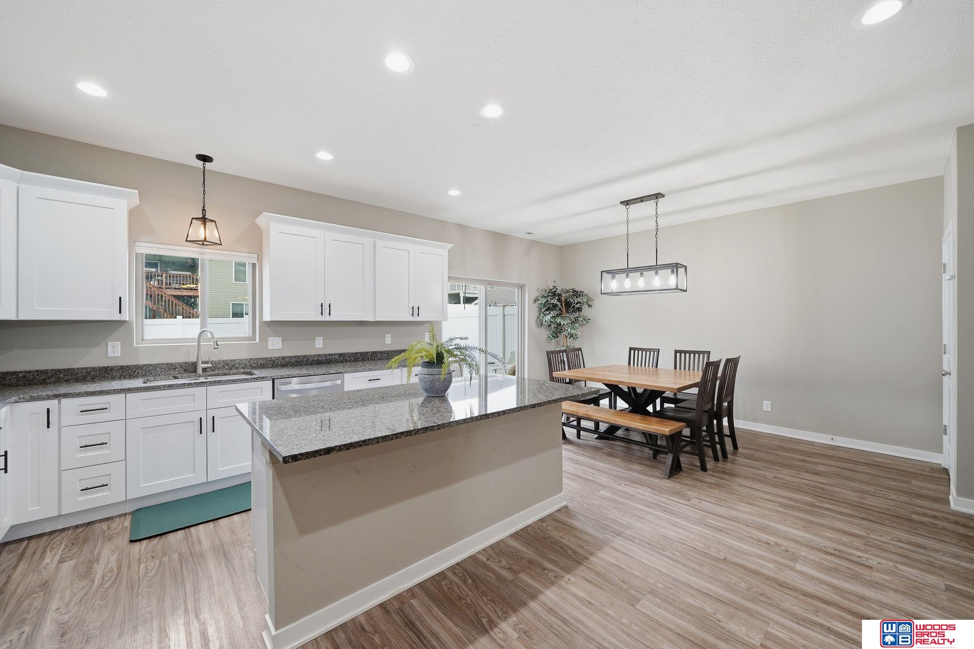 5018 W Hillsboro Drive