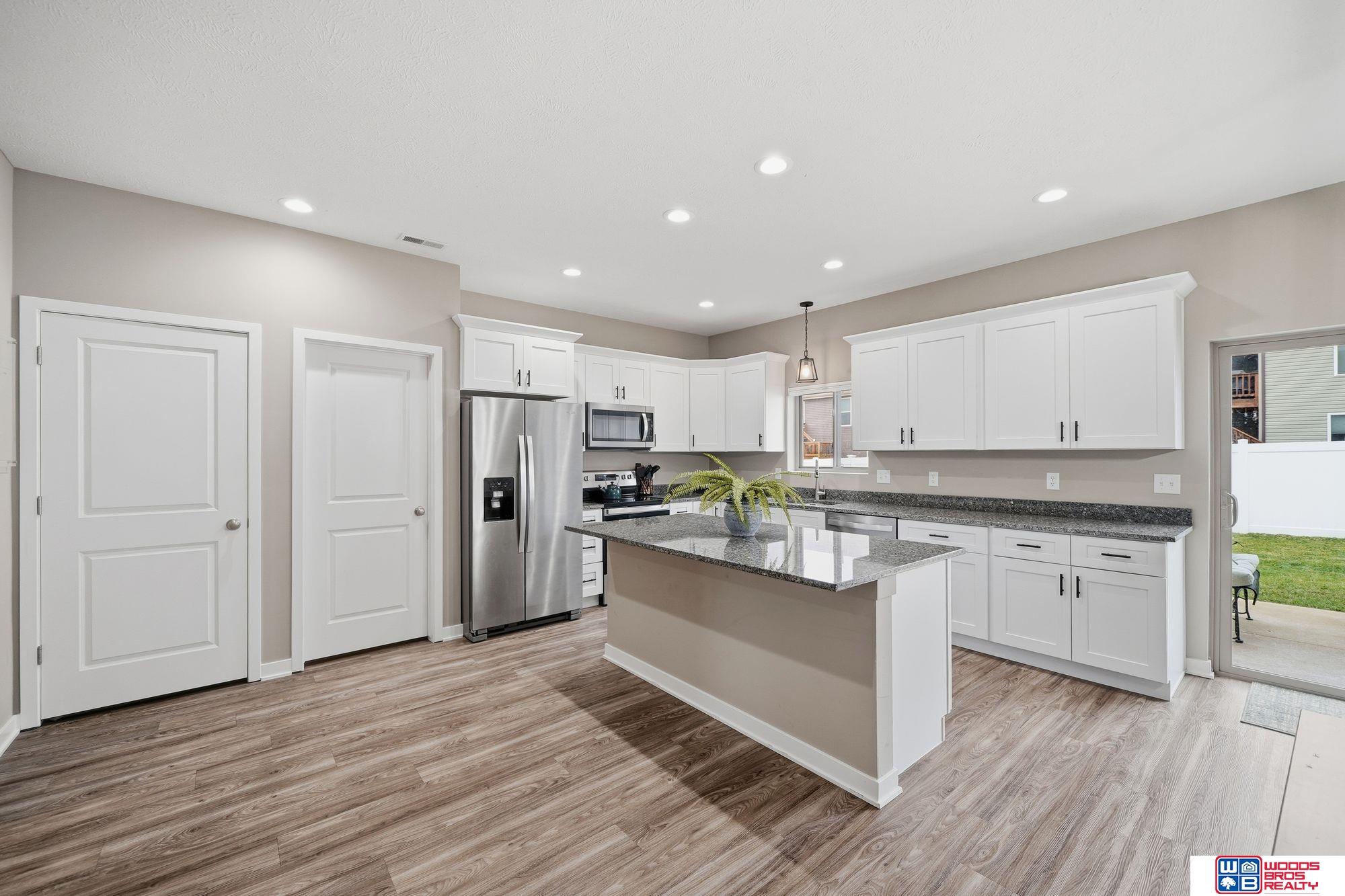 5018 W Hillsboro Drive