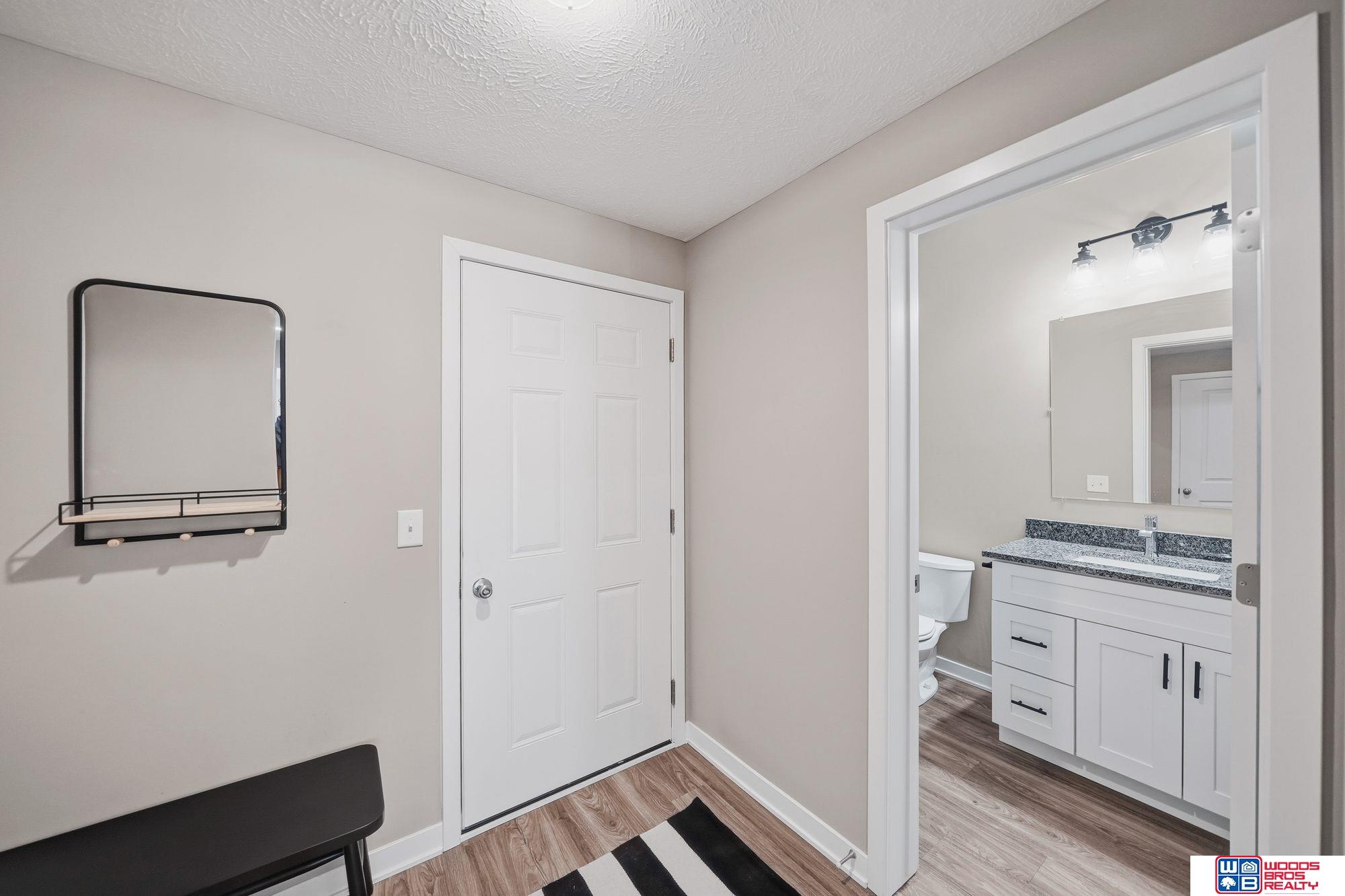 5018 W Hillsboro Drive