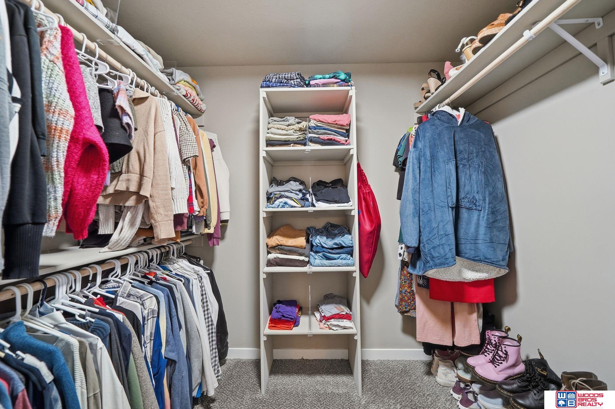 5018 W Hillsboro Drive