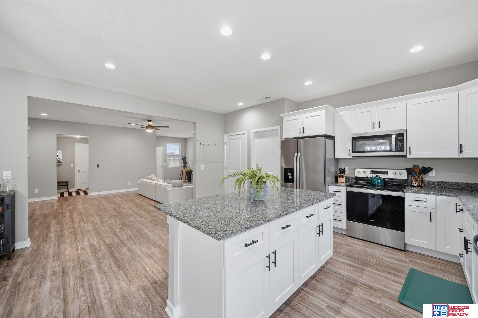 5018 W Hillsboro Drive