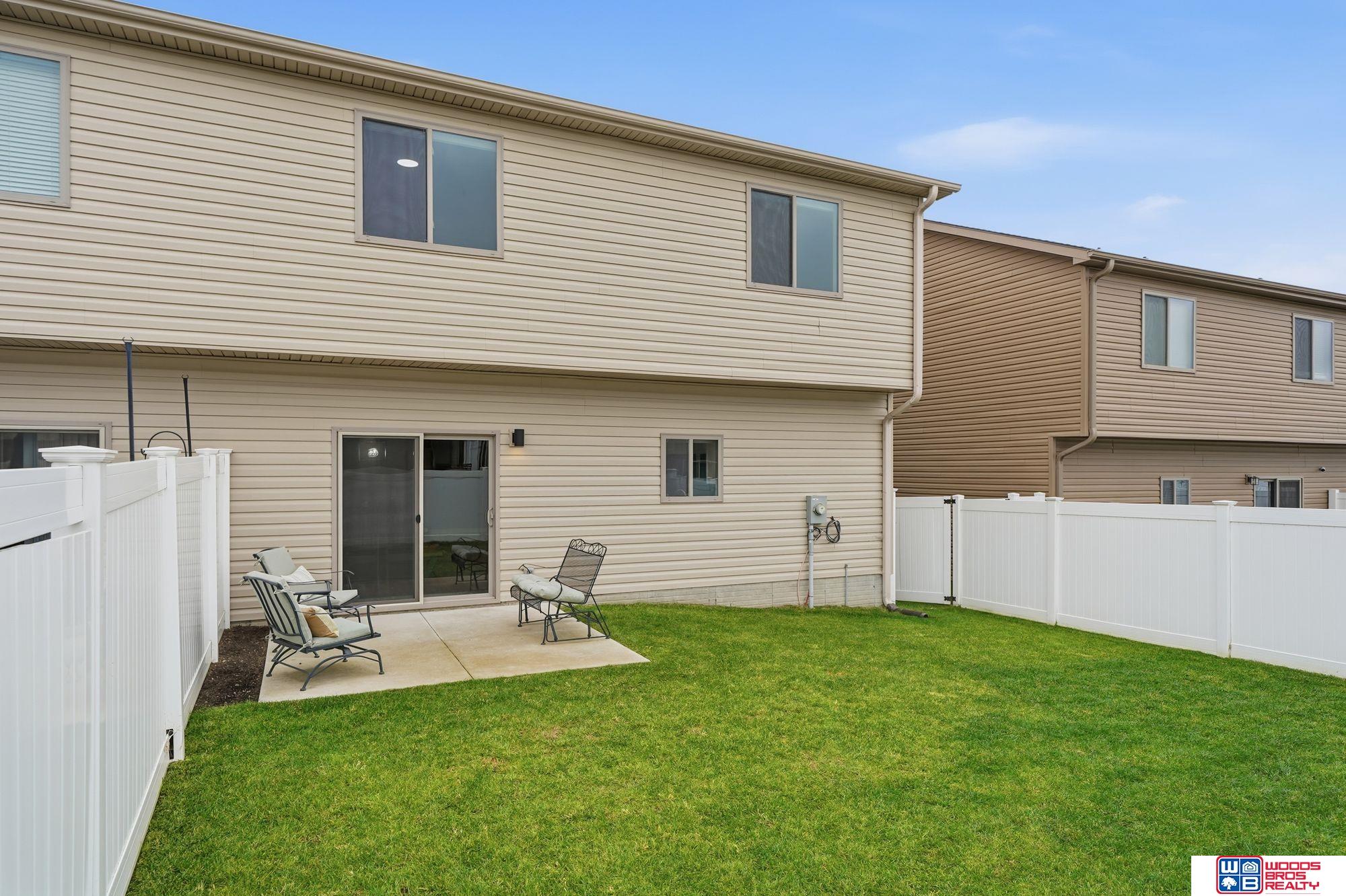 5018 W Hillsboro Drive