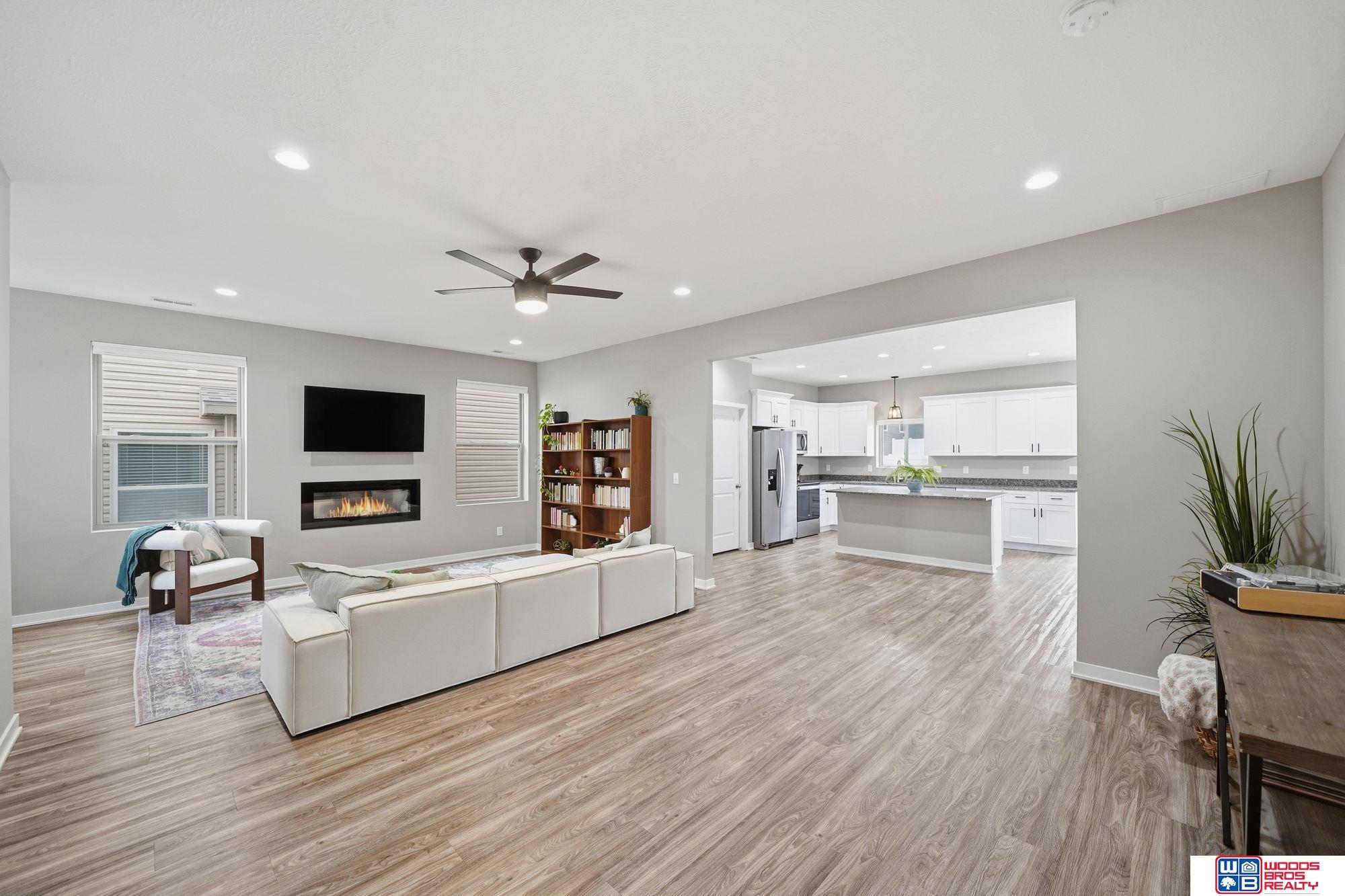 5018 W Hillsboro Drive