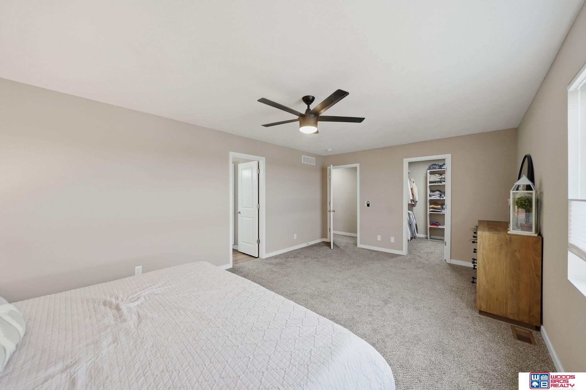 5018 W Hillsboro Drive