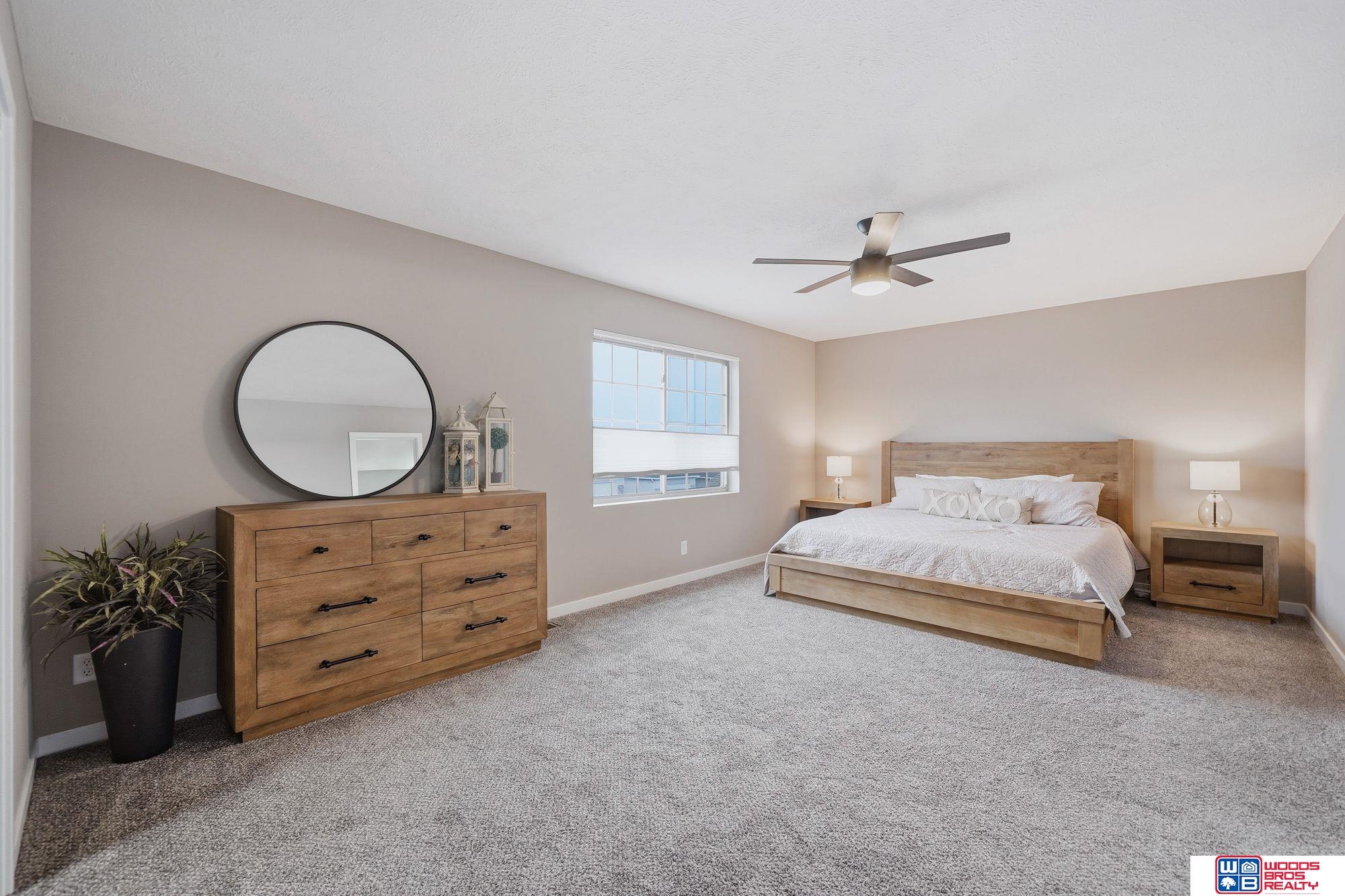 5018 W Hillsboro Drive