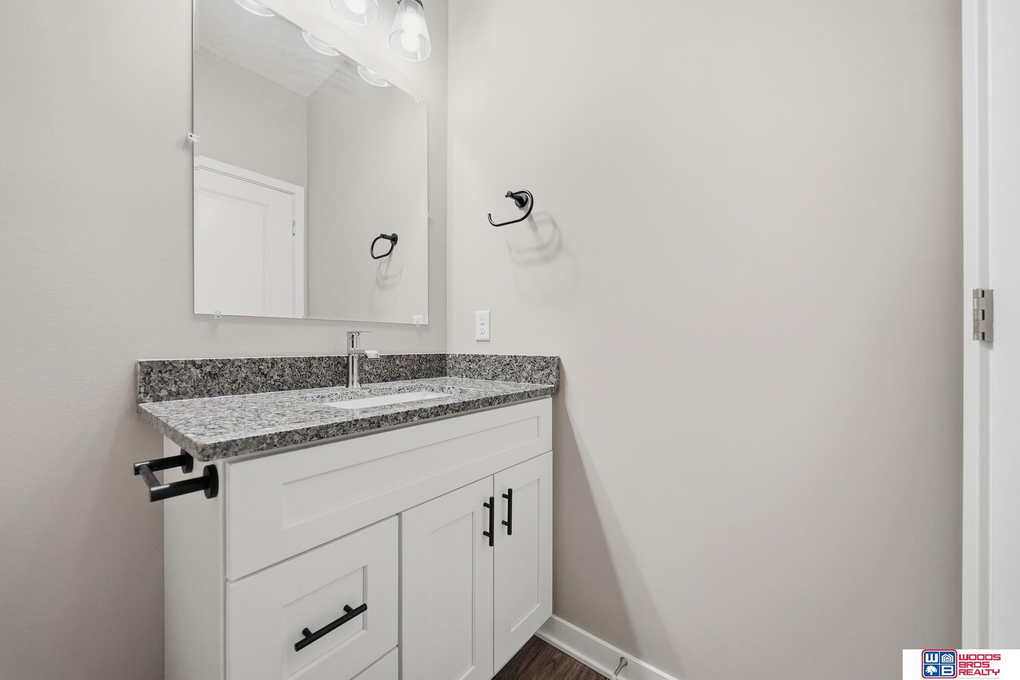 5018 W Hillsboro Drive