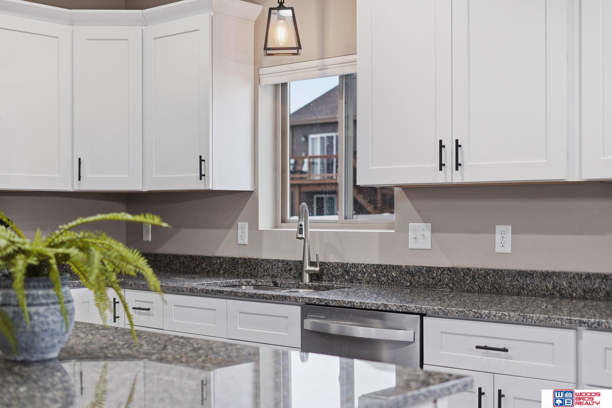 5018 W Hillsboro Drive