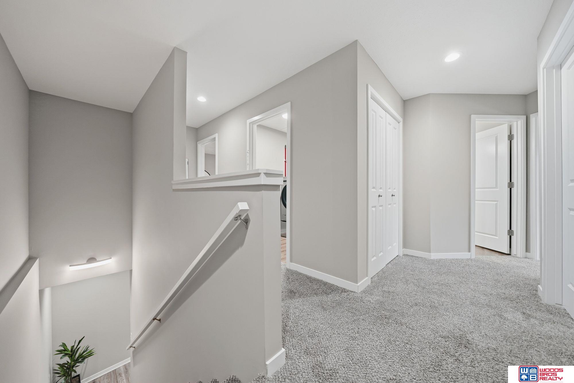 5018 W Hillsboro Drive