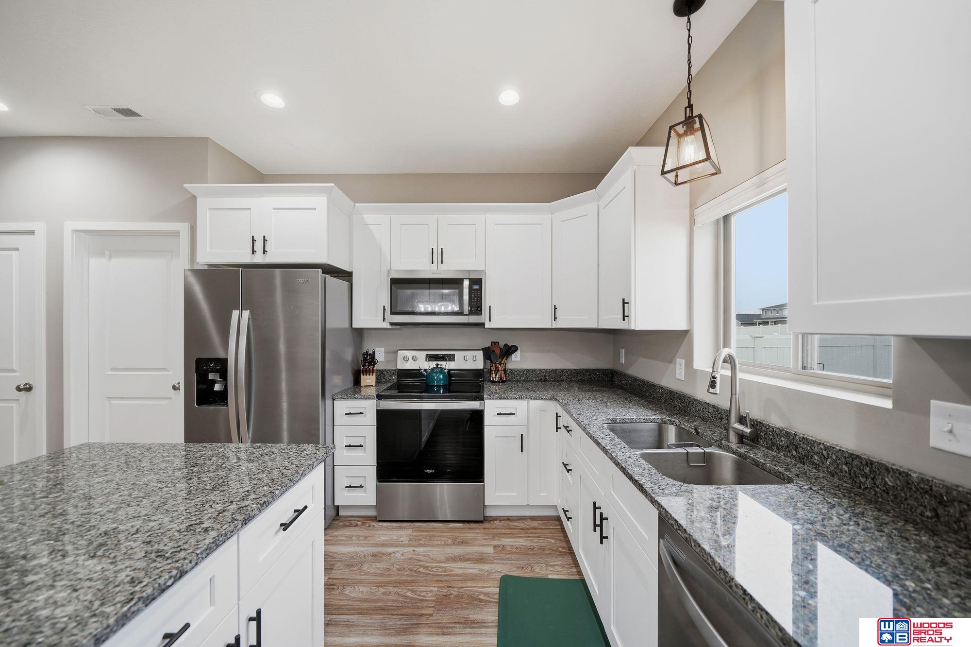 5018 W Hillsboro Drive