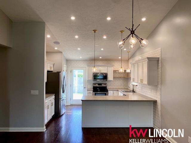 1501 W Silverado Drive