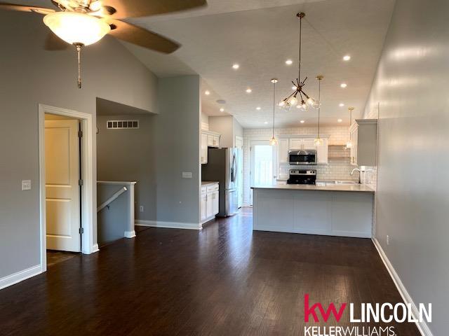 1501 W Silverado Drive
