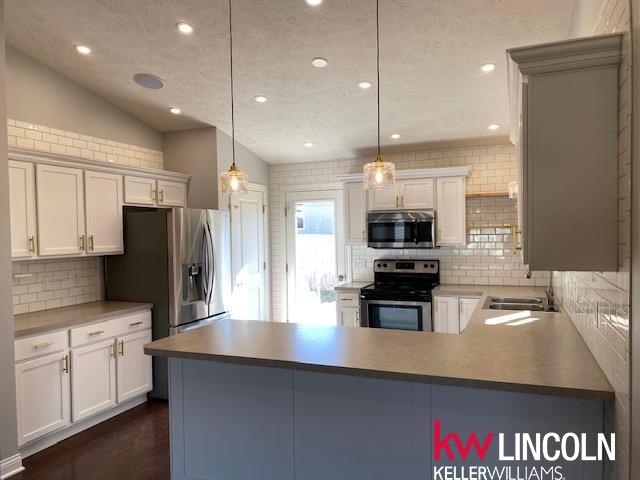 1501 W Silverado Drive