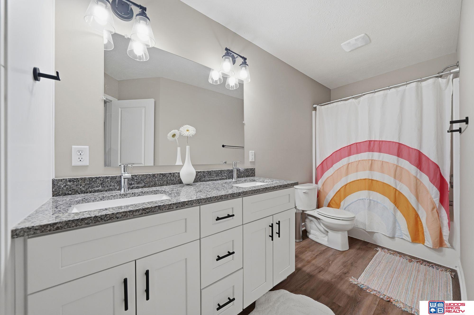 5018 W Hillsboro Drive