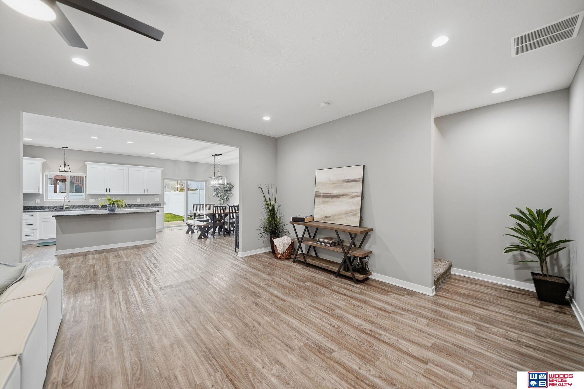 5018 W Hillsboro Drive