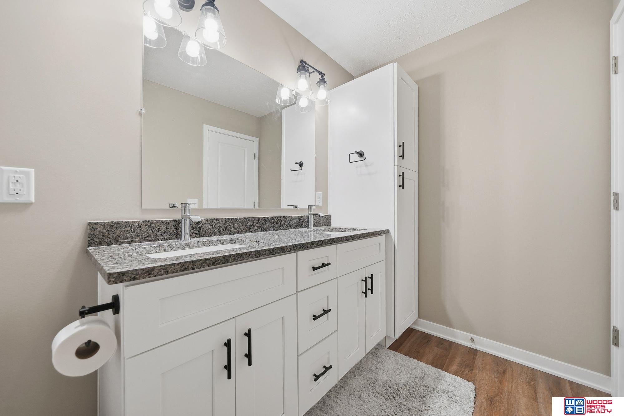 5018 W Hillsboro Drive