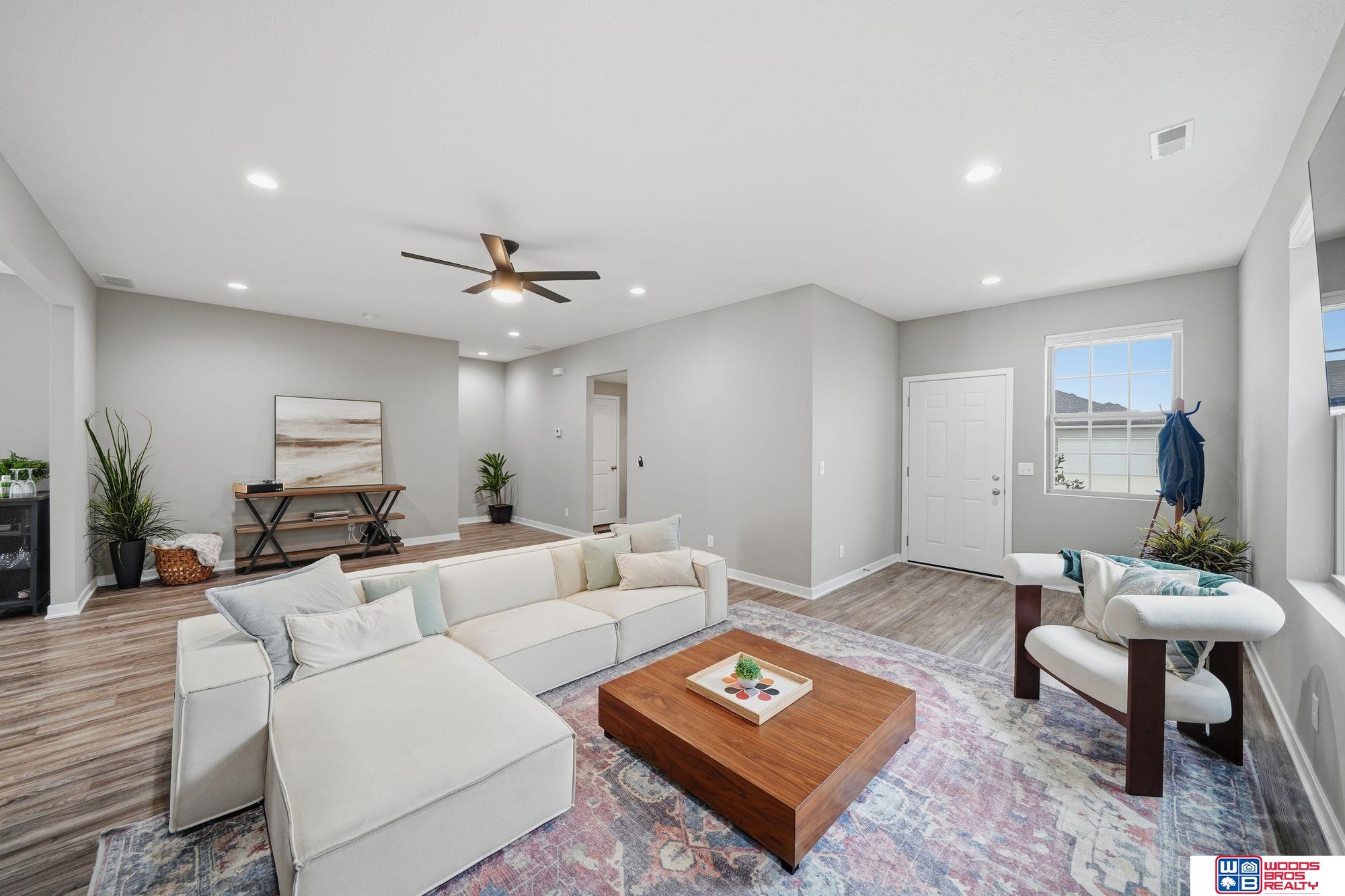 5018 W Hillsboro Drive